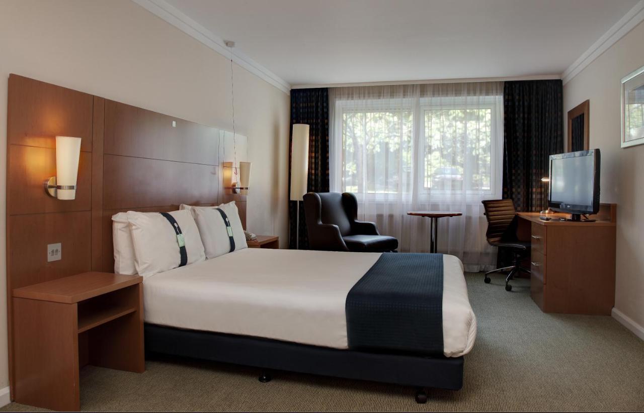 Holiday Inn London Brent Cross, An Ihg Hotel Exterior photo