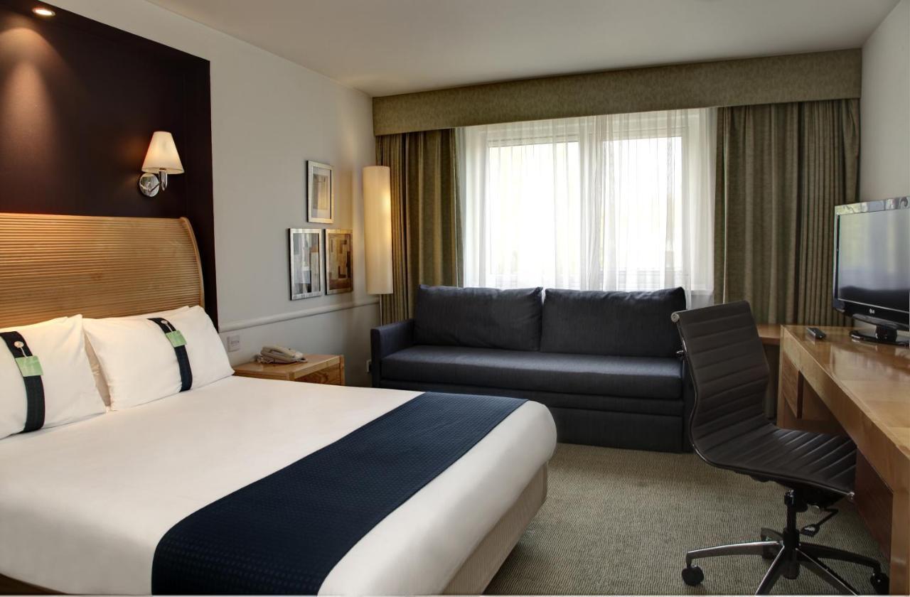 Holiday Inn London Brent Cross, An Ihg Hotel Exterior photo