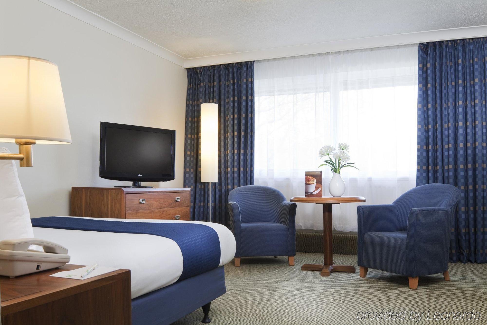 Holiday Inn London Brent Cross, An Ihg Hotel Exterior photo