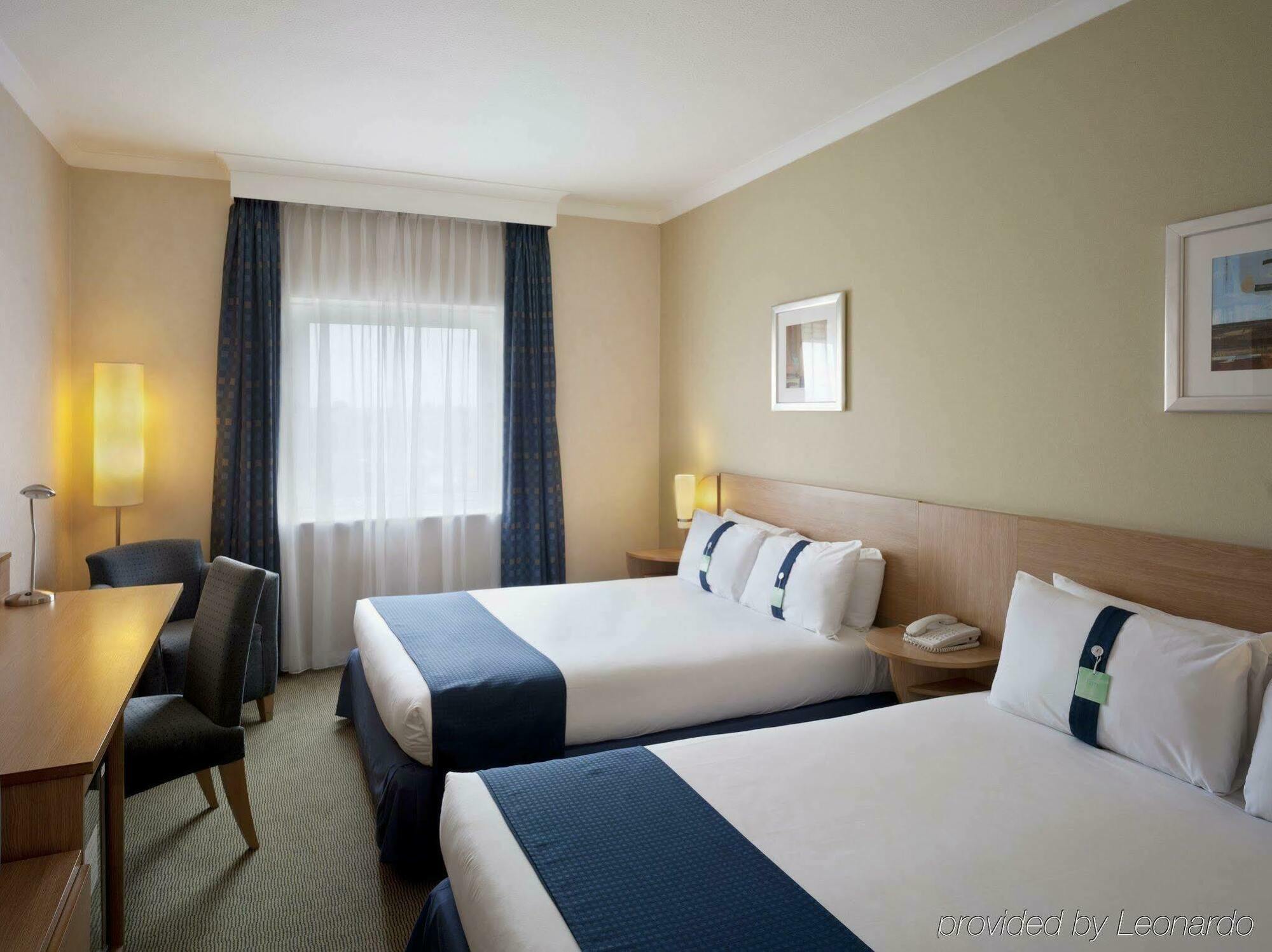 Holiday Inn London Brent Cross, An Ihg Hotel Exterior photo