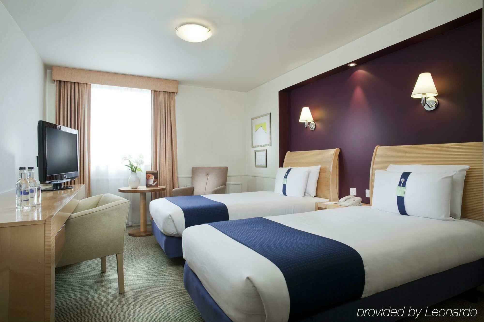 Holiday Inn London Brent Cross, An Ihg Hotel Exterior photo